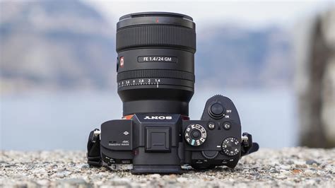 BEST Sony Lenses For Content Creators  2022