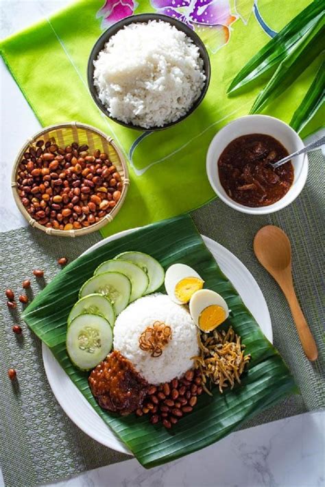 1 Traditional Breakfast in Malaysia